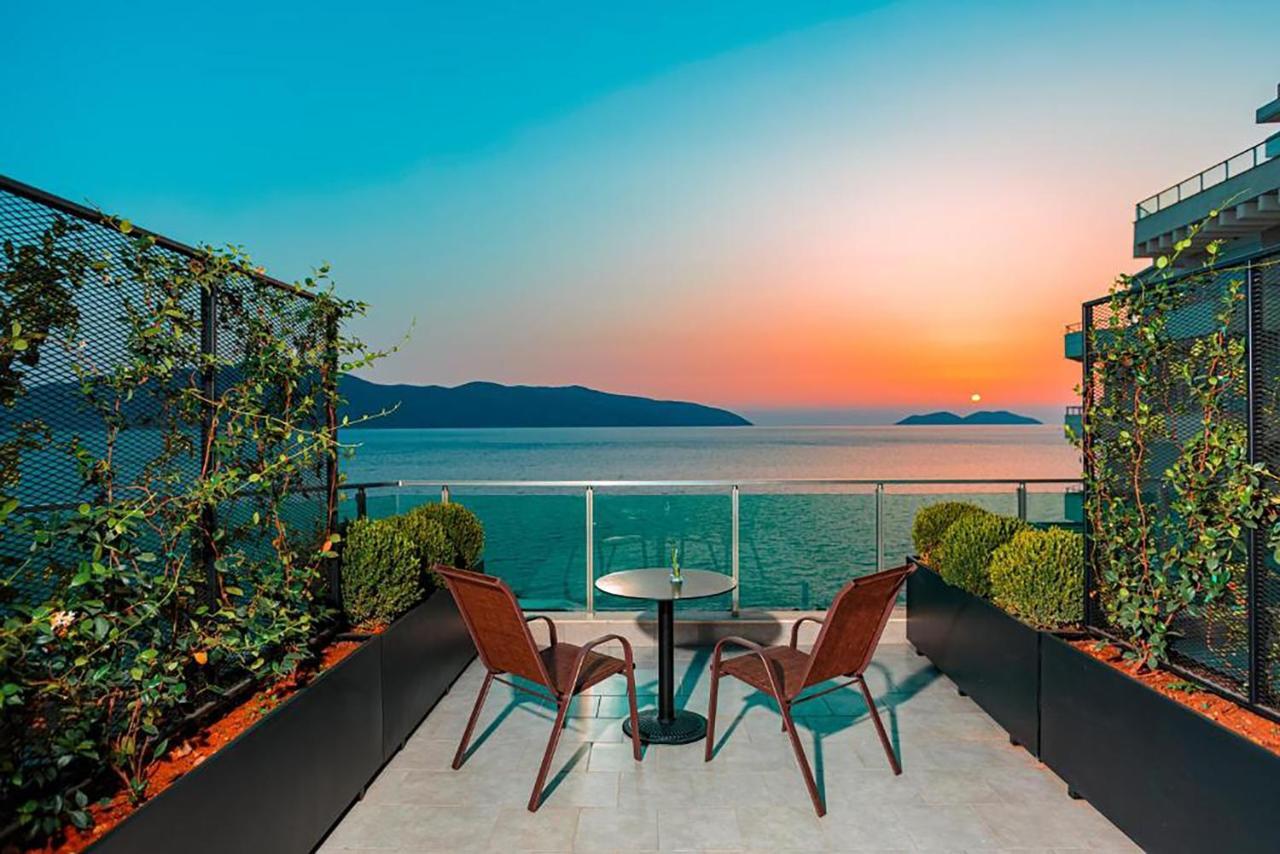 Toto Hotel & Apartments Radhimë المظهر الخارجي الصورة