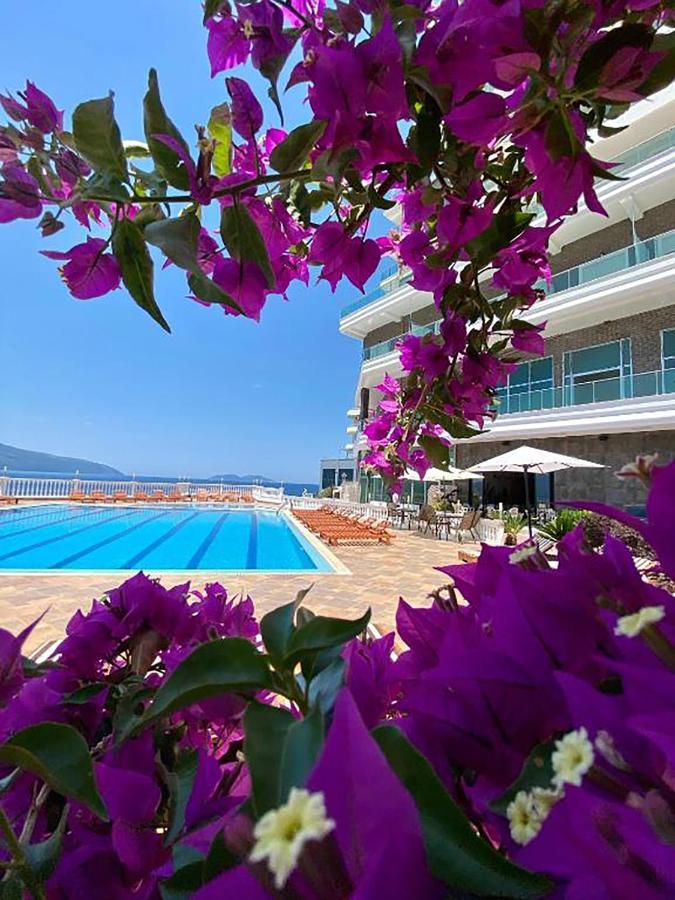 Toto Hotel & Apartments Radhimë المظهر الخارجي الصورة