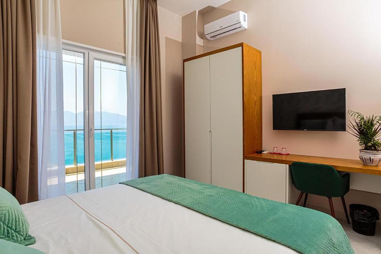 Toto Hotel & Apartments Radhimë المظهر الخارجي الصورة