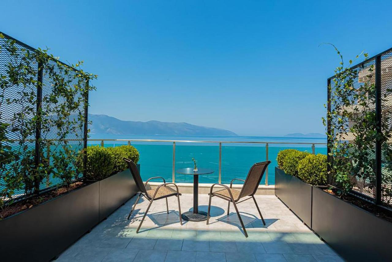 Toto Hotel & Apartments Radhimë المظهر الخارجي الصورة