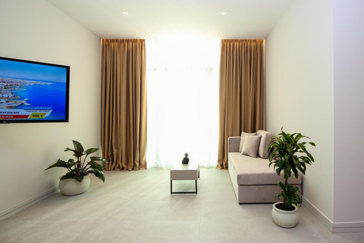 Toto Hotel & Apartments Radhimë المظهر الخارجي الصورة