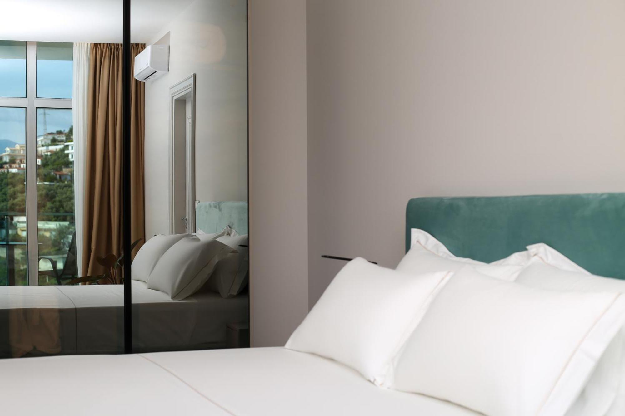 Toto Hotel & Apartments Radhimë المظهر الخارجي الصورة